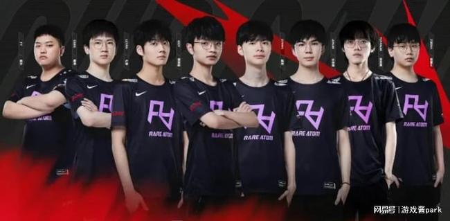 年轻足球新 年轻足球新