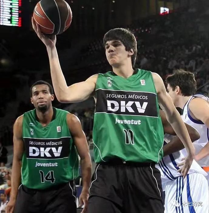 巴萨的对决 巴萨的对决