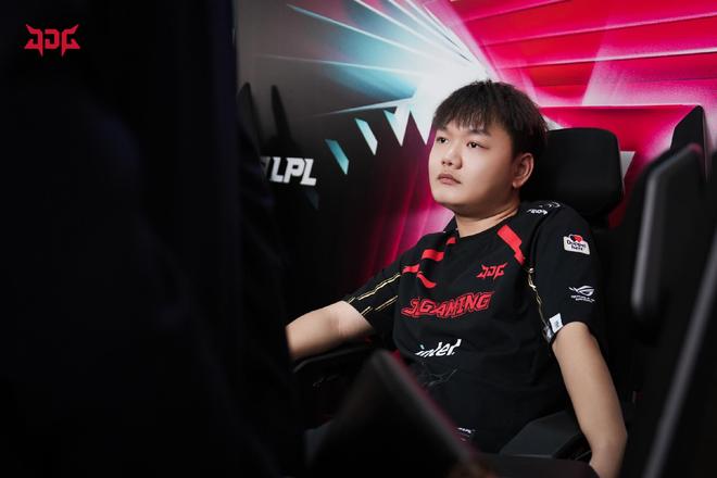 更展现了其 更展现了其